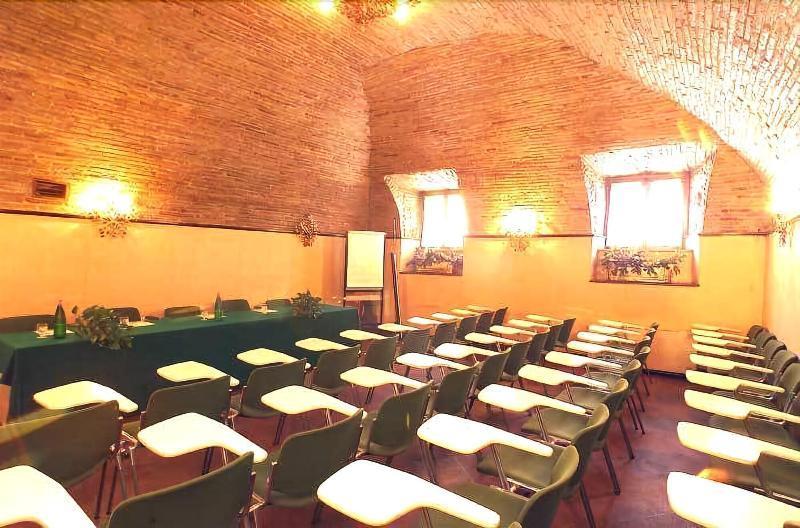 Hotel&Ristorante Miramonti Palazzo Storico Риети Экстерьер фото