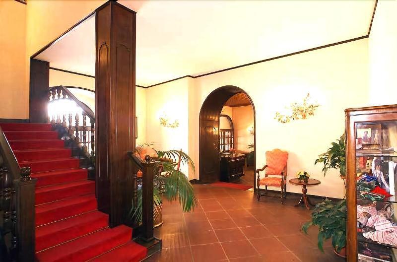 Hotel&Ristorante Miramonti Palazzo Storico Риети Экстерьер фото