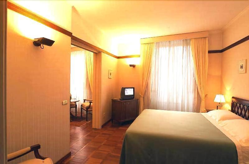 Hotel&Ristorante Miramonti Palazzo Storico Риети Экстерьер фото