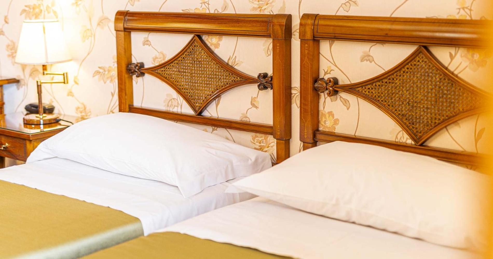 Hotel&Ristorante Miramonti Palazzo Storico Риети Экстерьер фото