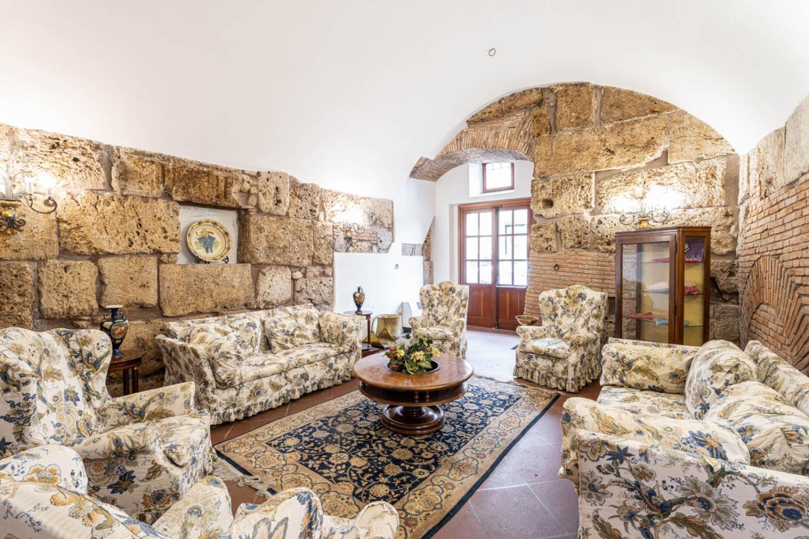 Hotel&Ristorante Miramonti Palazzo Storico Риети Экстерьер фото