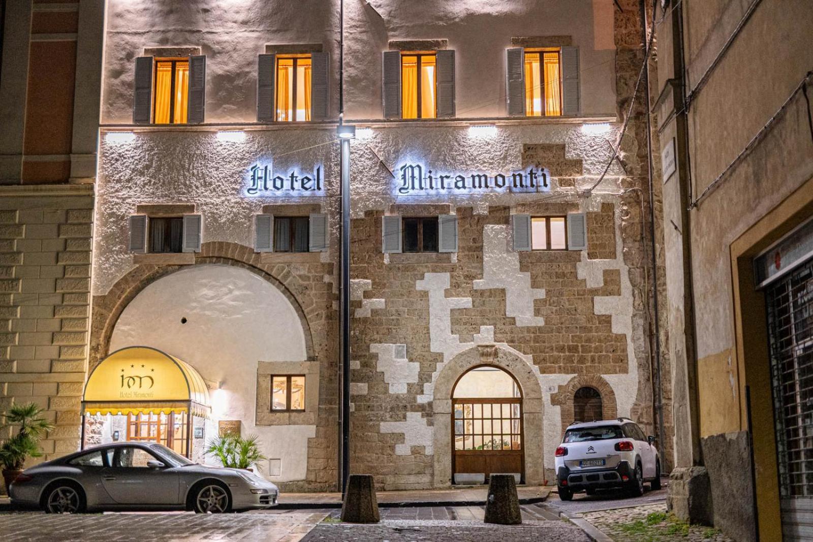 Hotel&Ristorante Miramonti Palazzo Storico Риети Экстерьер фото